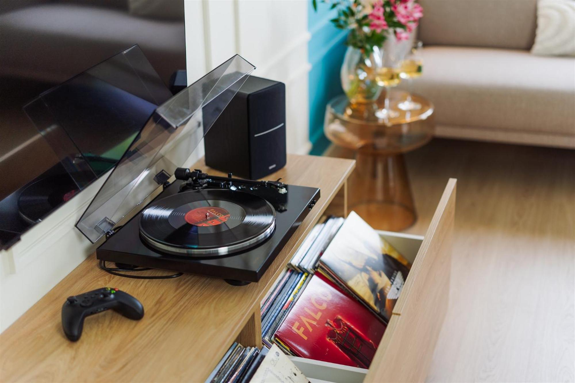 Good Vibe Studio Near Metro - Garage, Air-Conditioning, Vinyl Player Praga Zewnętrze zdjęcie